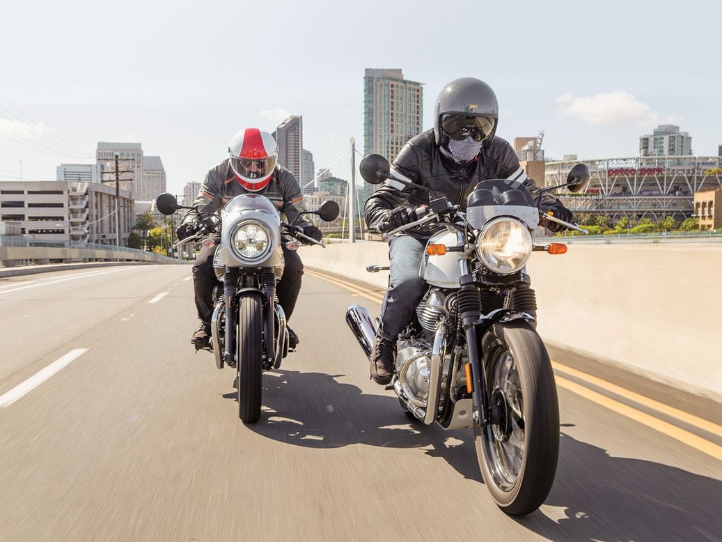 Triumph bonneville vs online royal enfield interceptor