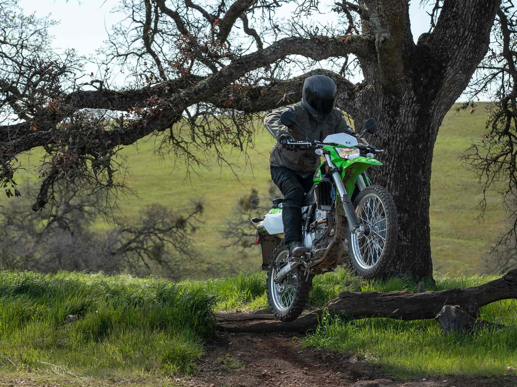 The KLX300′s suspension handled small hops and jumps with ease; fast, aggressive riders will most likely find the limits quickly.