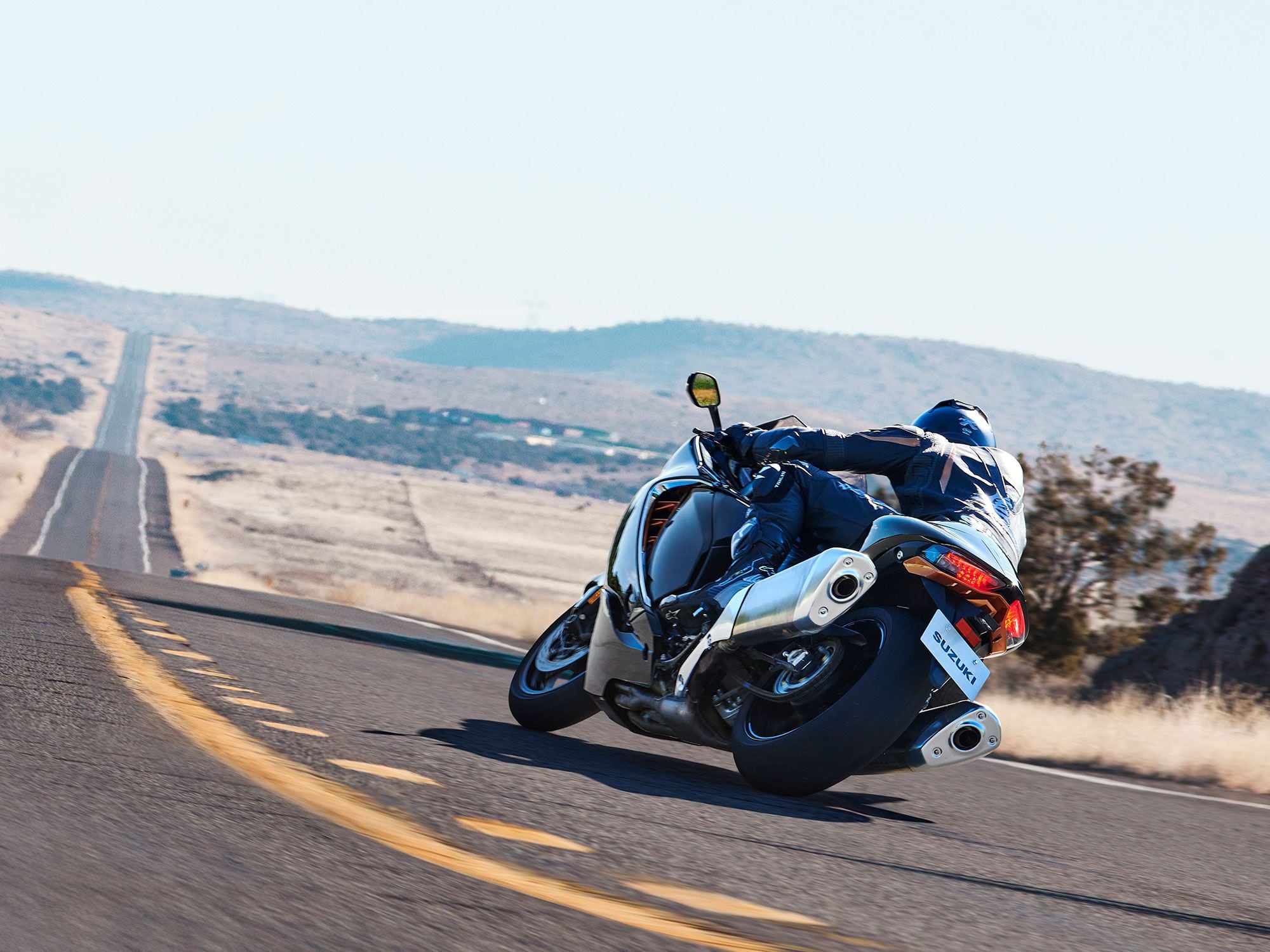 Greater tire and suspension performance required Suzuki to increase the Hayabusa’s handling capabilities.