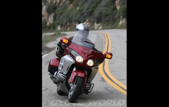 2012 Honda Gold Wing Review- Honda Gold Wing Price & Specs