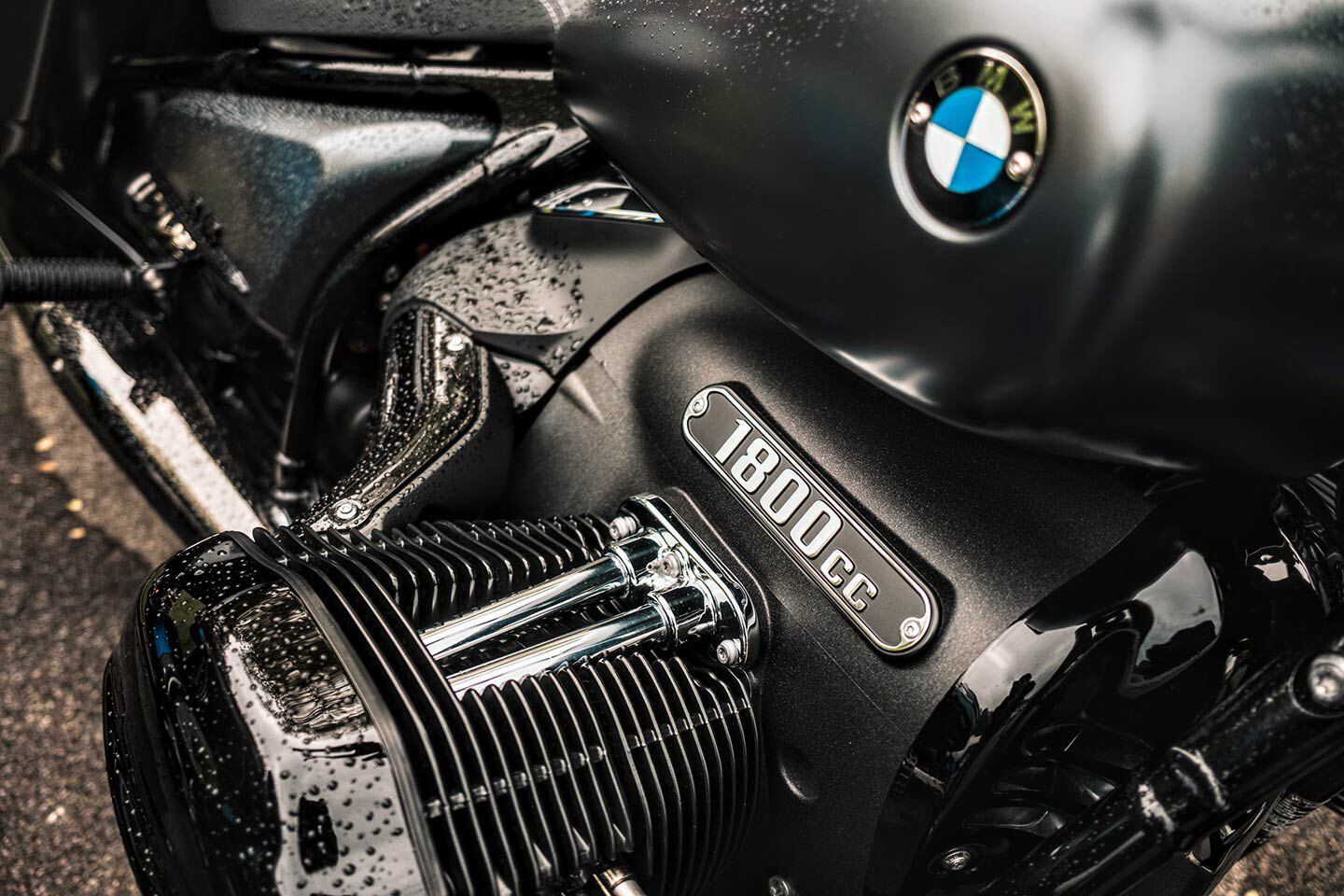 Twin pushrods bring both BMW heritage and classic American cruiser chops to the BMW R 18.
