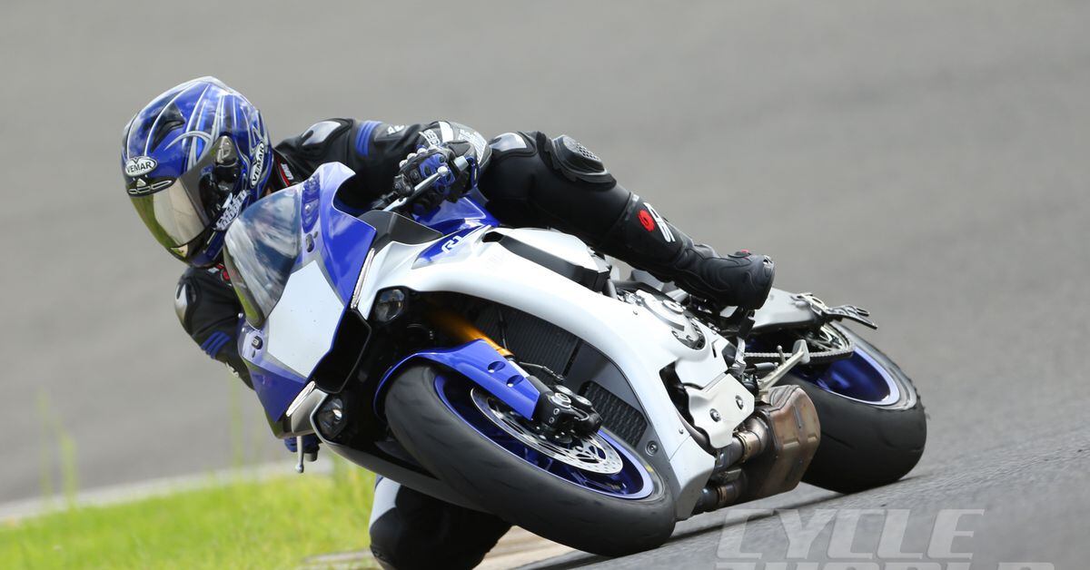 2015 Yamaha Yzf R1 And Yzf R1m First Ride Motorcycle Review Photos Cycle World 3021