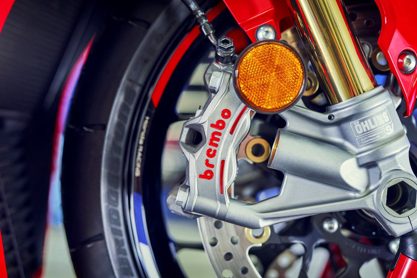 The 2024 SP gets the latest Brembo Stylema R calipers.