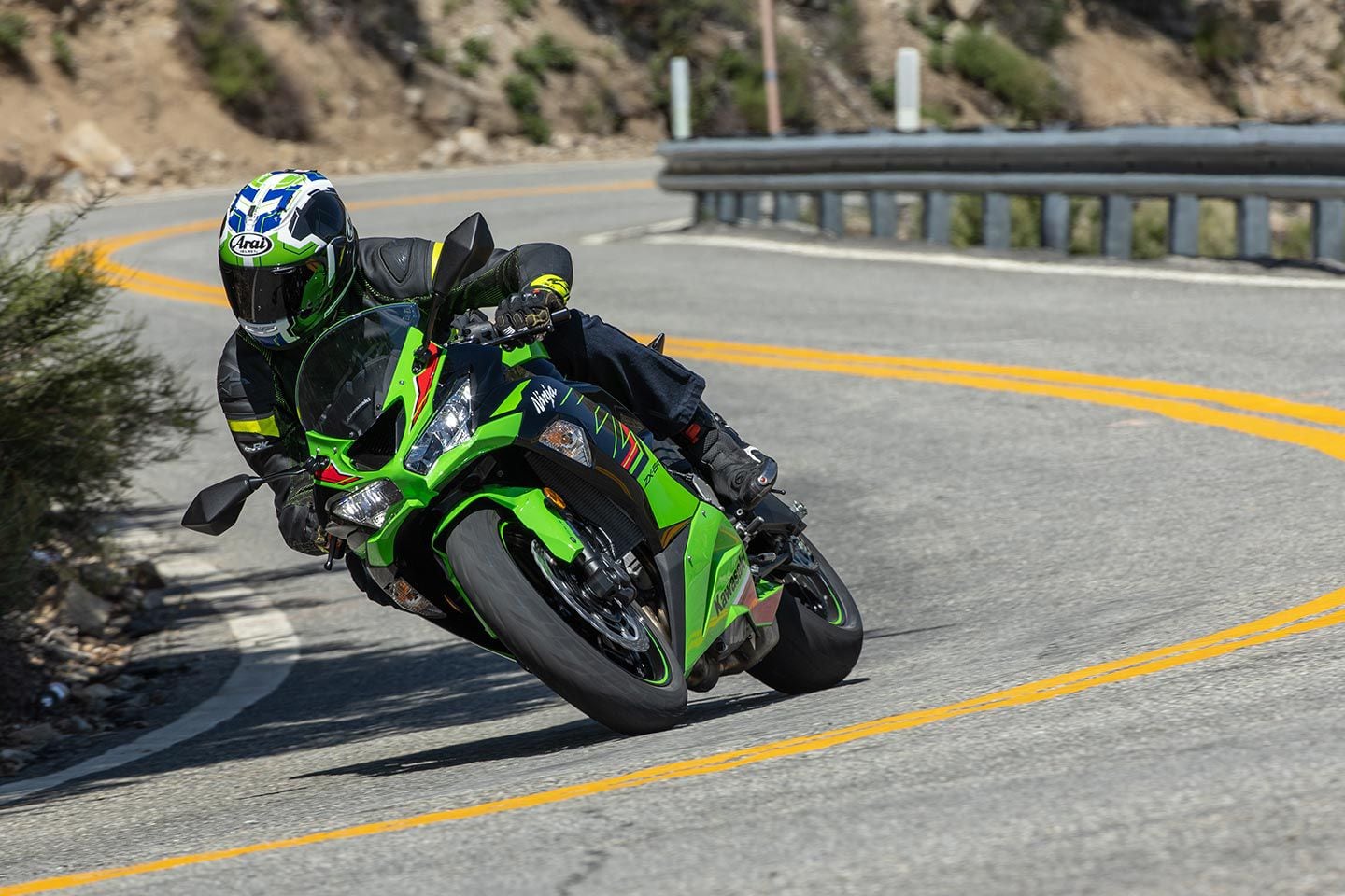 cycleworld.com] - 2023 Kawasaki ZX-6R Review - ninjette.org