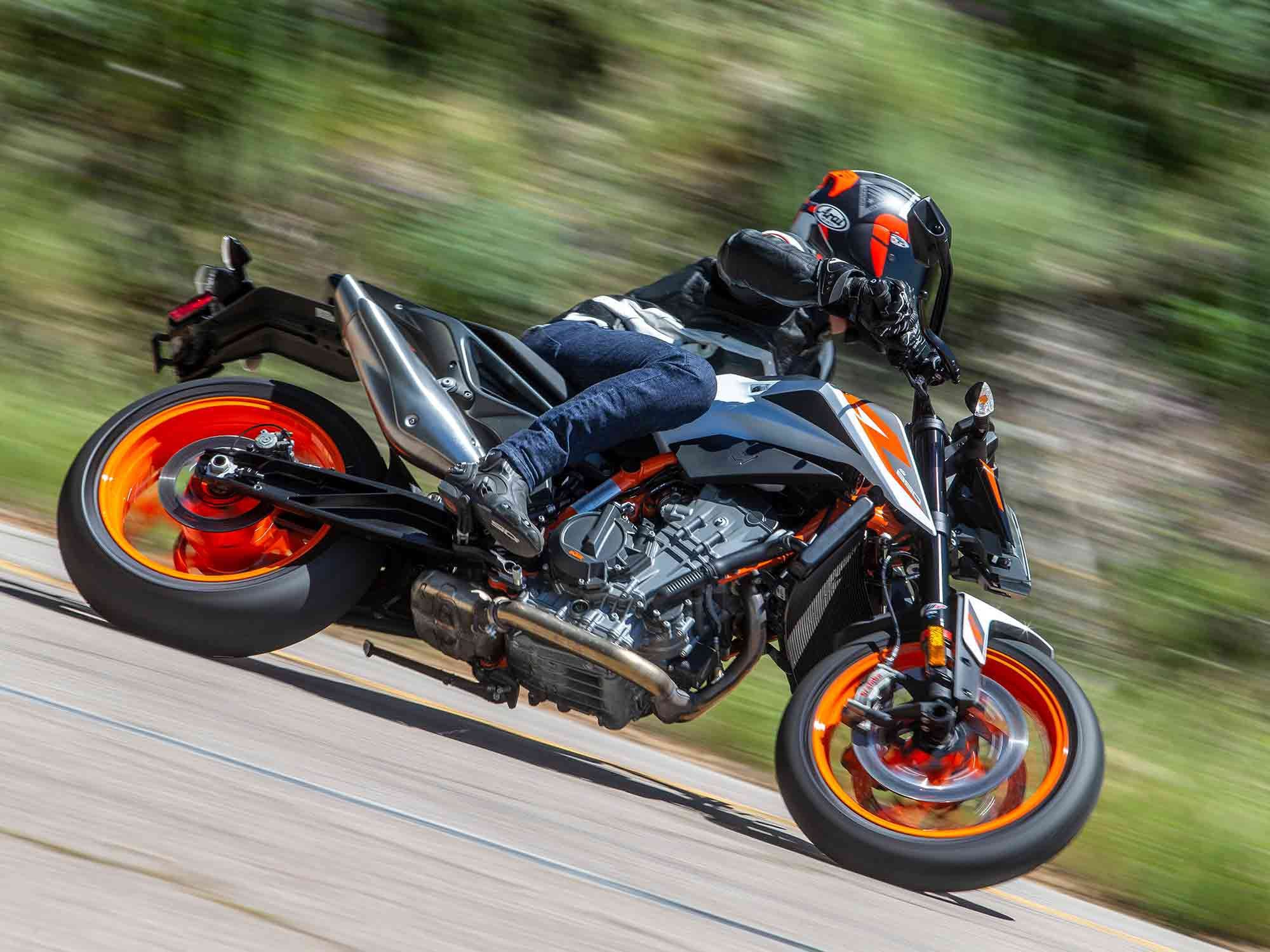 KTM’s 890 Duke R turned up the performance and fun from the 790 Duke with top-shelf parts and more power.