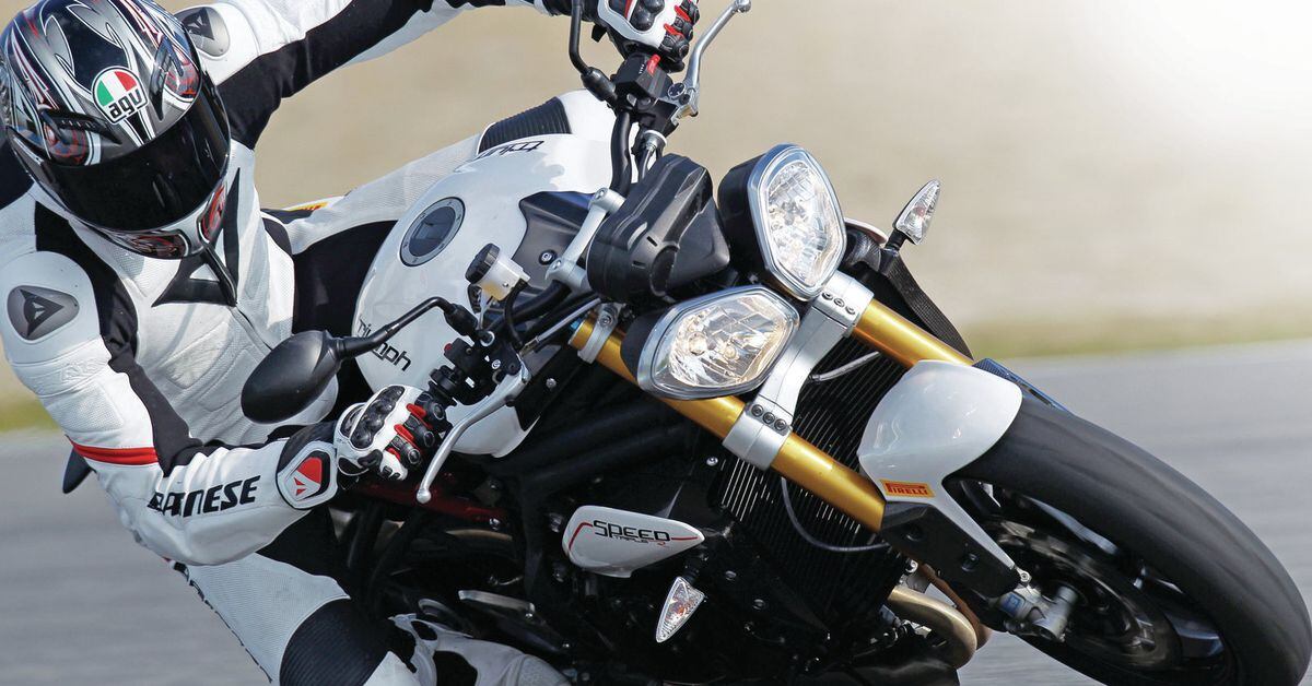 2012 Triumph Speed Triple R First Ride Review | Cycle World