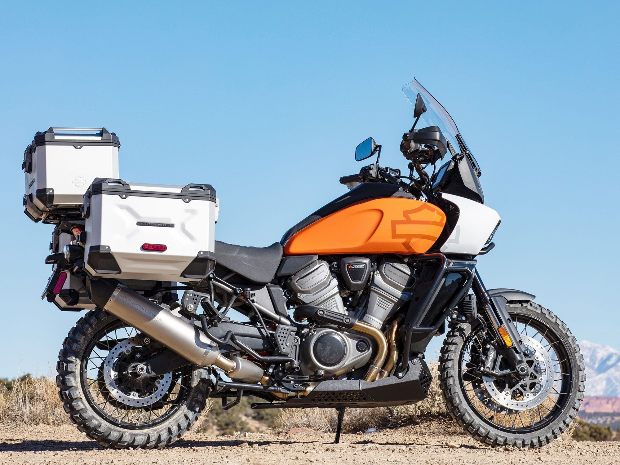 This being a Harley-Davidson product, you’ll be able to farkle out your new 1250 with all manner of available accessories, from aluminum cases to auxiliary lighting to accessory mufflers.