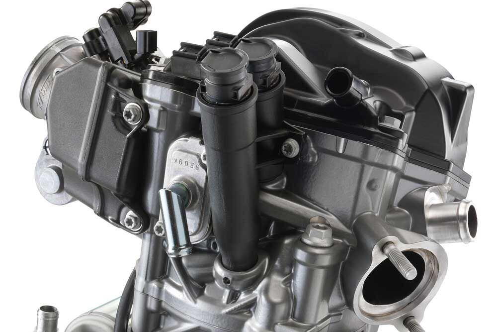 KTM’s 690cc LC4 single uses twin spark plugs; why doesn’t the bigger-bore Superquadro Mono use them?