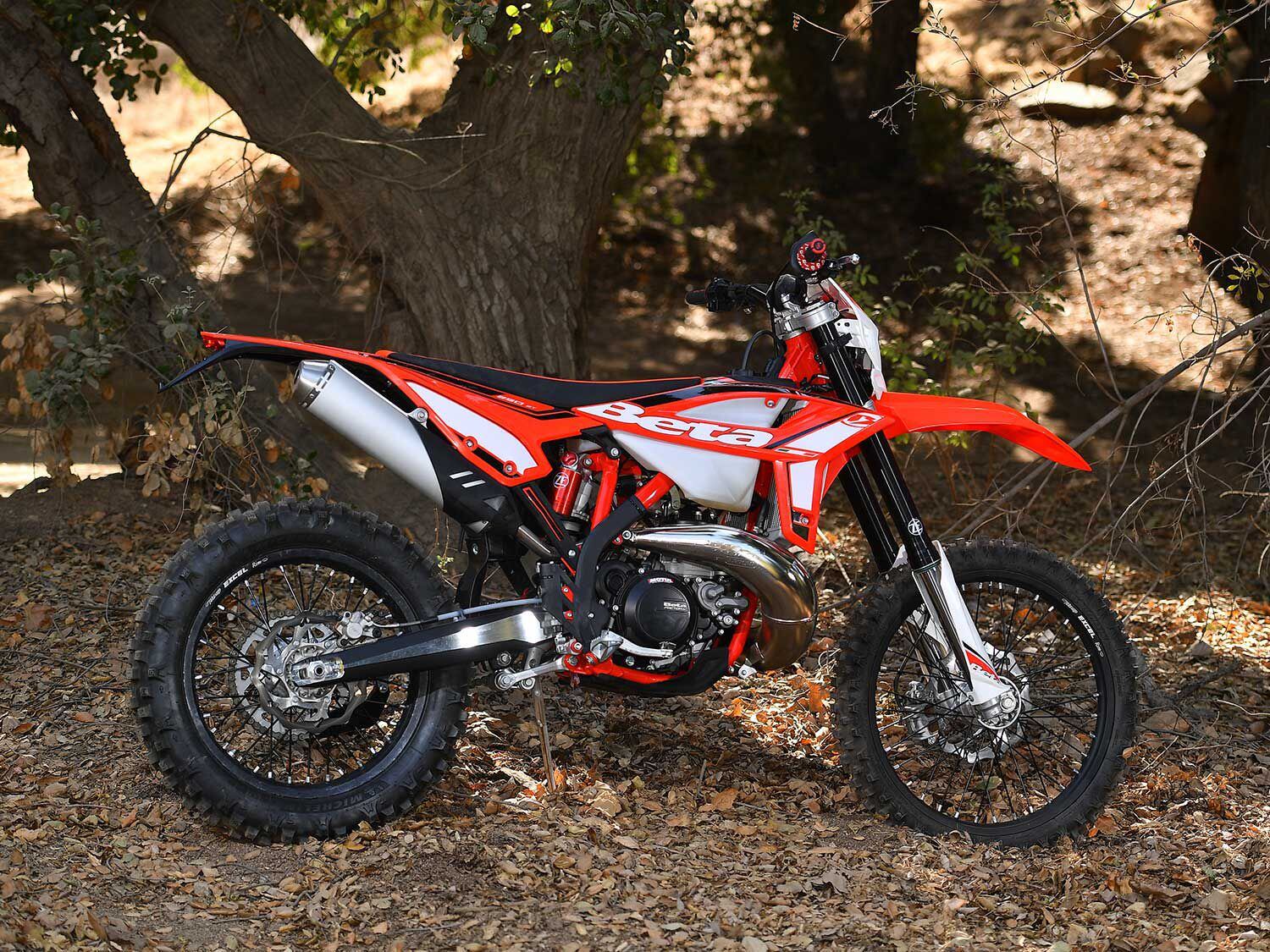 After enjoying a major overhaul last year, the Beta 250 RR returns for 2021 with changes to the shim stacks in the fork and shock, a stronger rear subframe, a new seat foam and seat base, an improved air filter housing, new mounting of the side panel, and different color plastics.