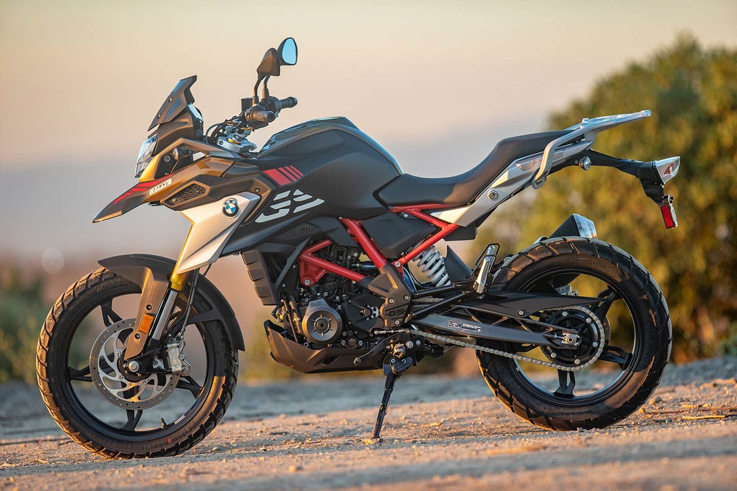 Standard seat height on the 2023 BMW G 310 GS is 32.8 inches. BMW offers a low seat option of 32.3 inches or a high seat option of 33.4 inches.