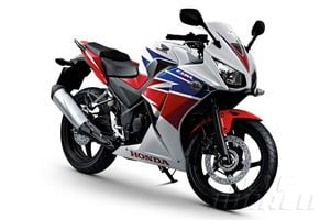 2014 Honda CBR300R First Look Preview | Cycle World