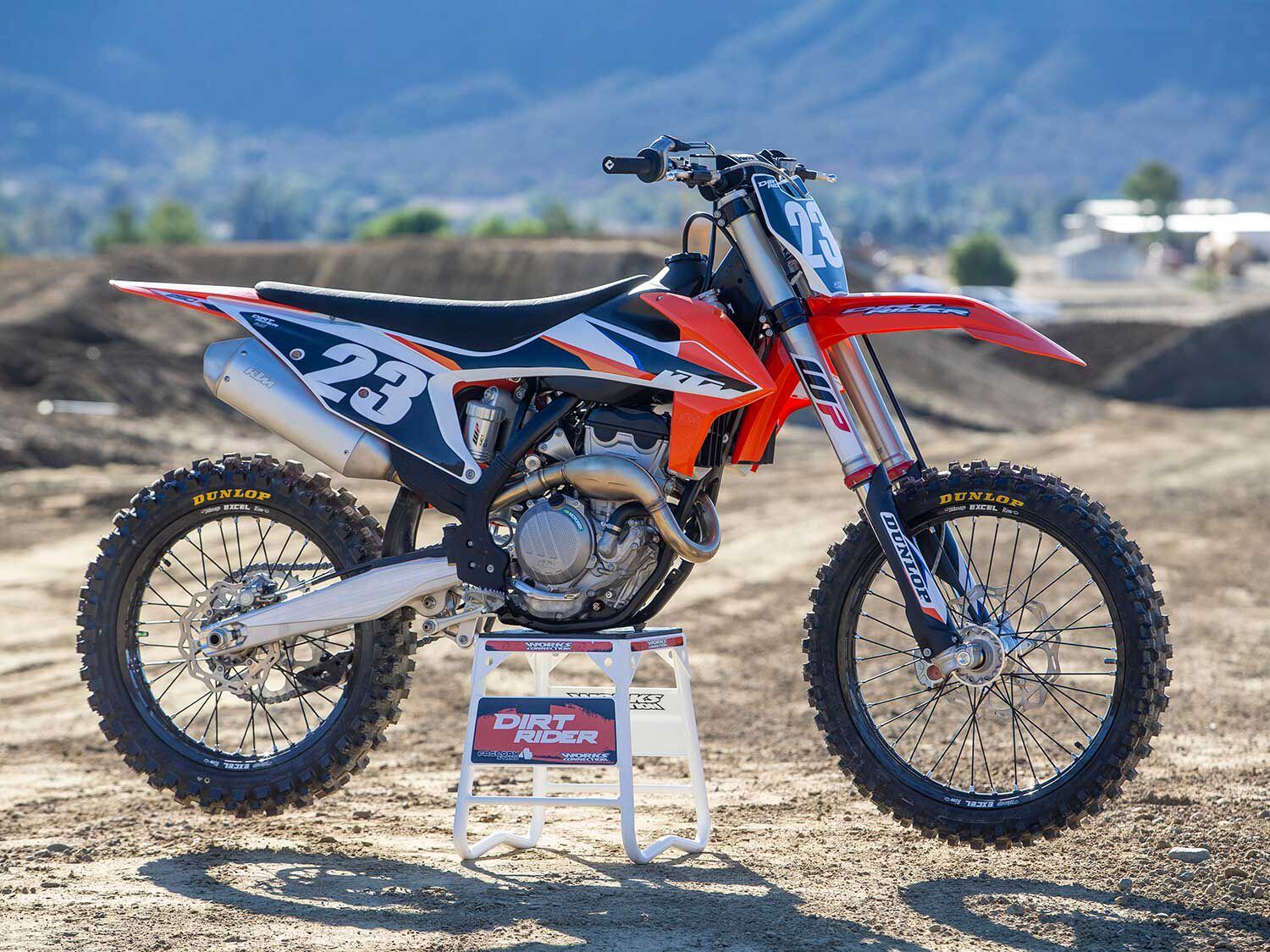 Updates to its WP Xact air fork and WP Xact shock along with the addition of new low-friction linkage bearing seals made by SKF are the mechanical changes the KTM 250 SX-F enjoys for 2021.