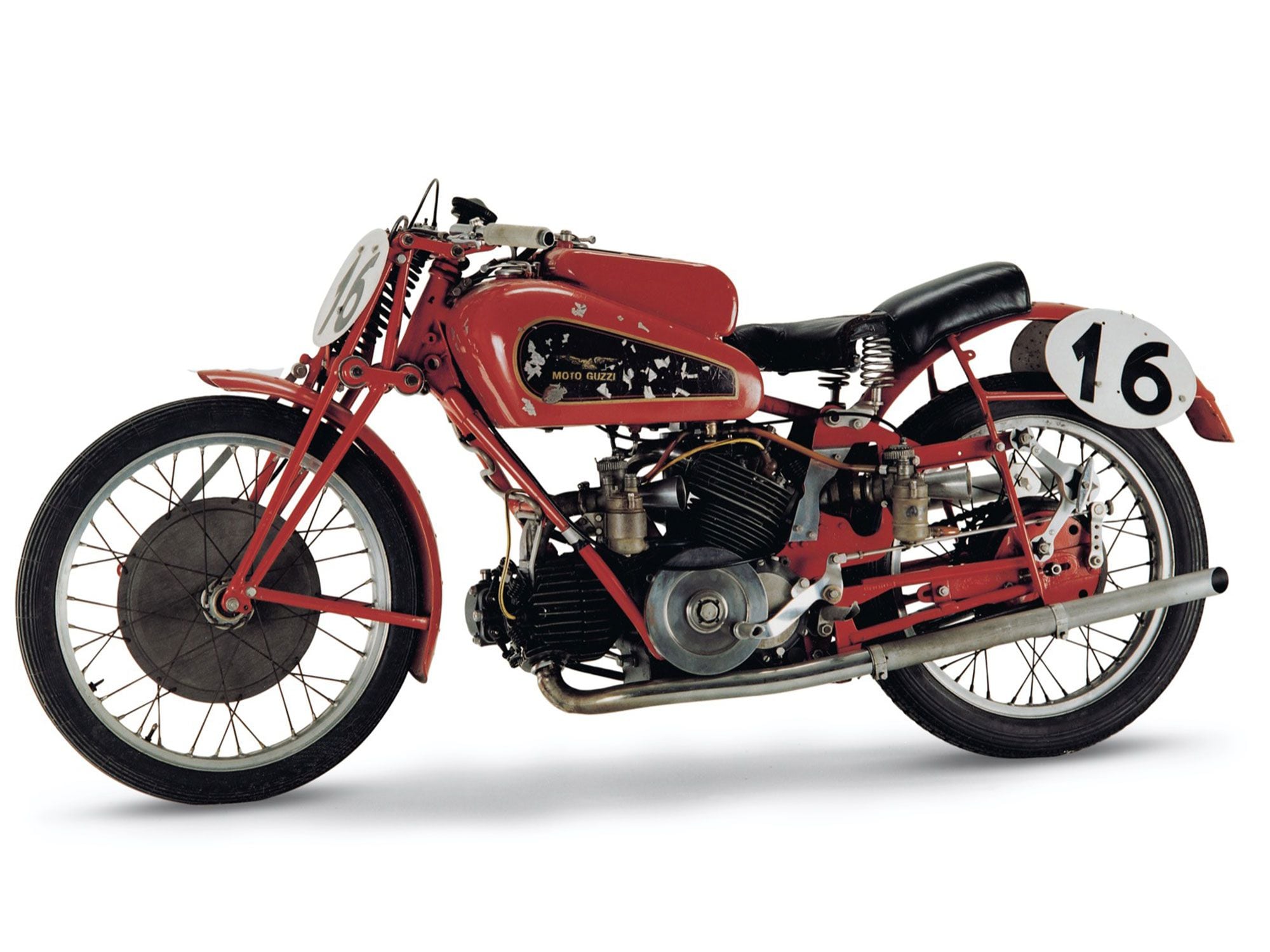 A 1935 Moto Guzzi Bicilindrica 500 with a girder fork; the Bicilindrica 500 Stanley Woods rode to win the 1935 500 TT had rear suspension.