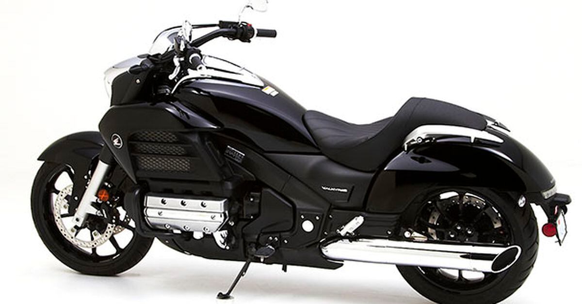 Corbin Introduces Gunfighter Saddle For 14 Honda Gold Wing Valkyrie Cycle World