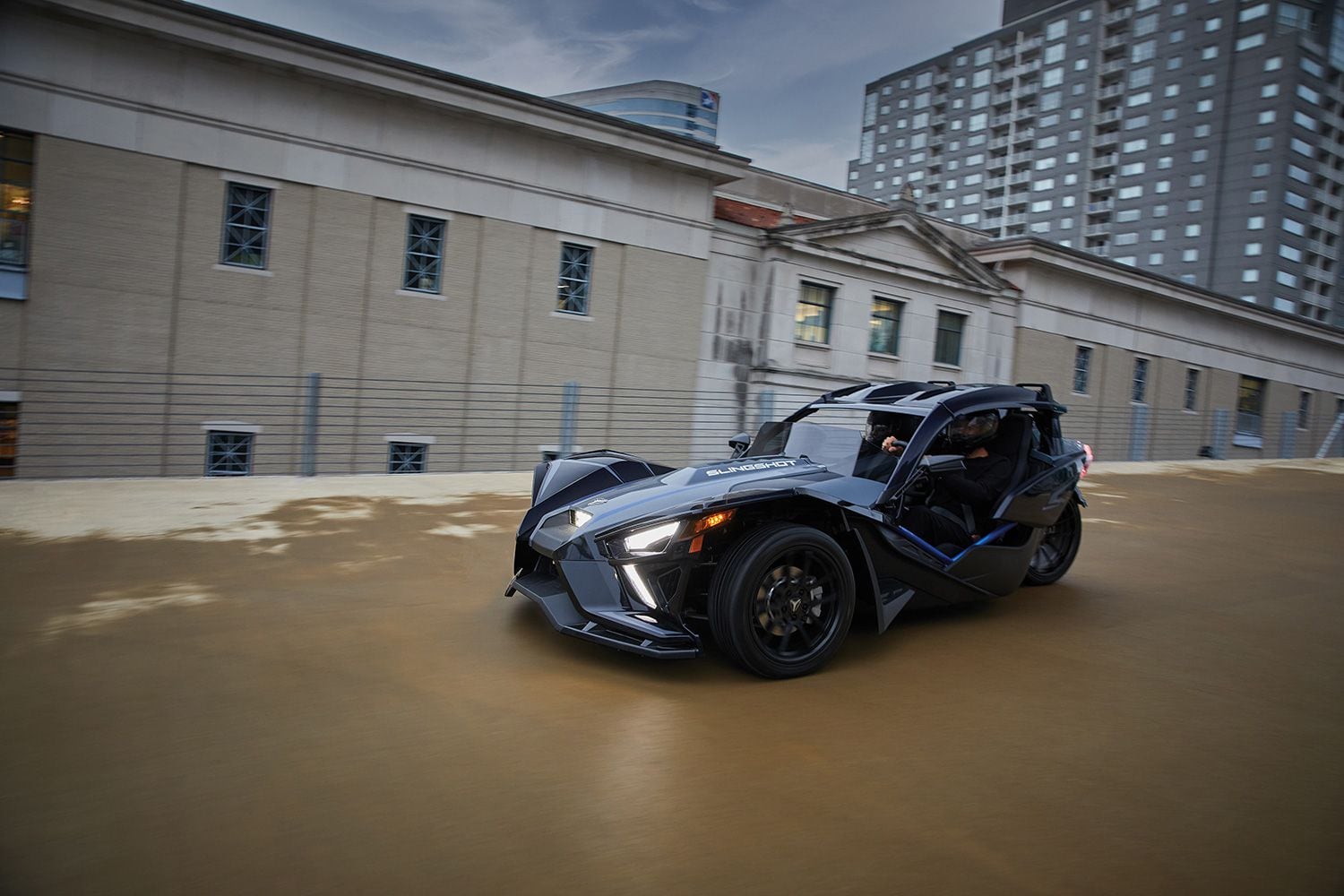 The Slingshot R with optional Slingshade roof.