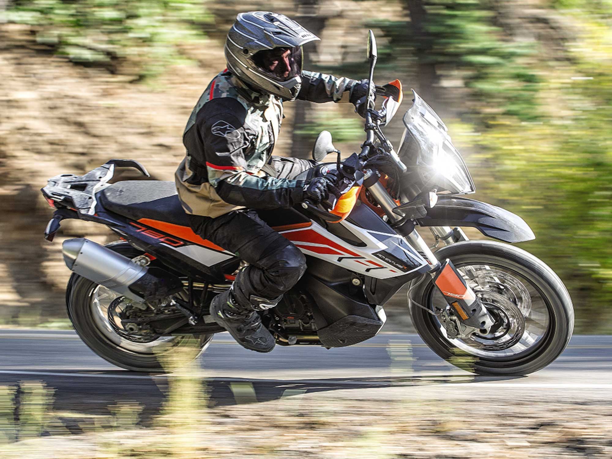 It’s no slouch on the street, but the 790 Adventure R’s Karoo 3 front tire is less confidence-inspiring than the Ténéré 700’s Scorpion Rally STR.