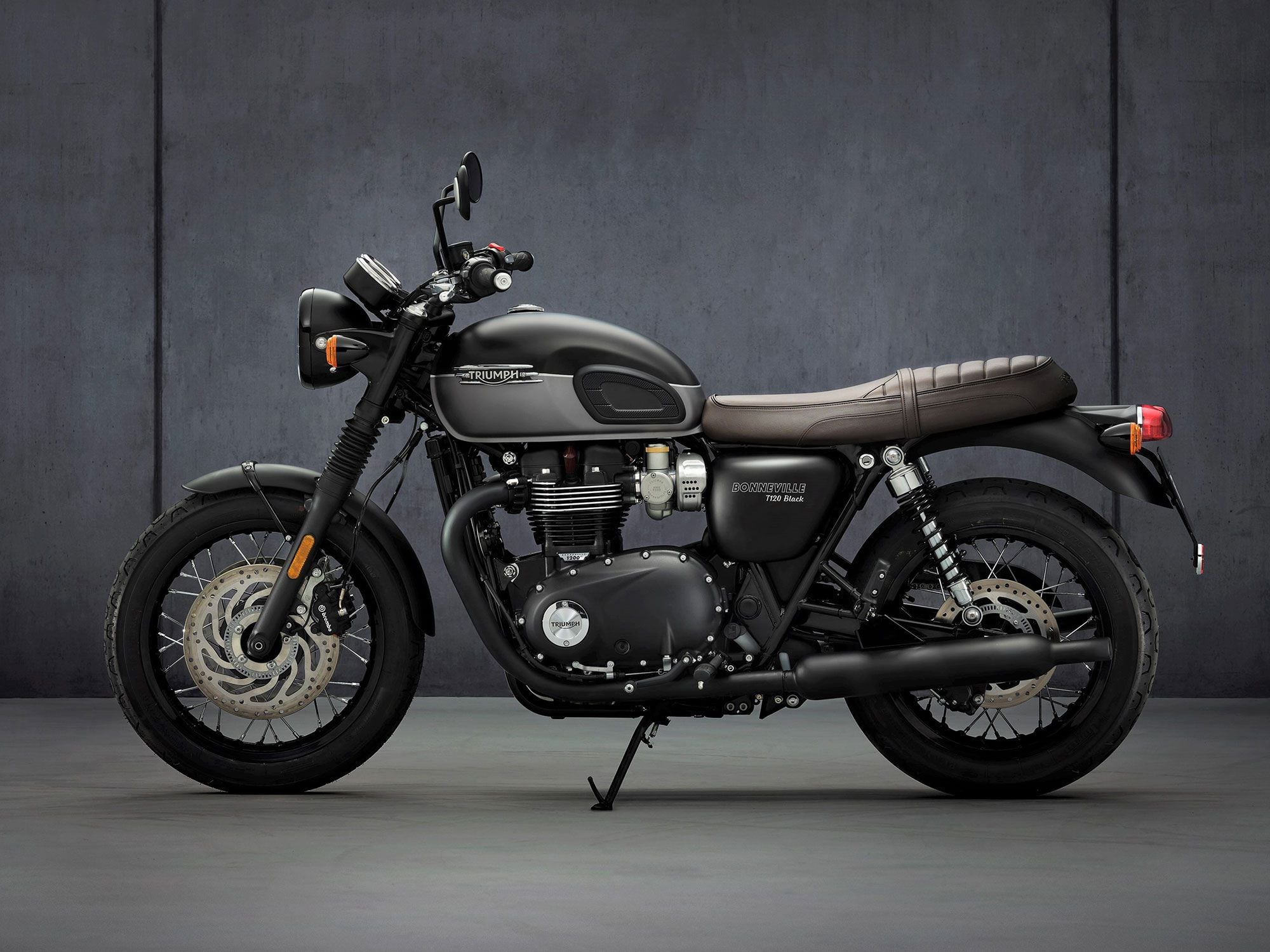 The 2021 T120 Black gets the same subtle changes: less weight, less inertia, snappier engine. Cruise control is now standard.
