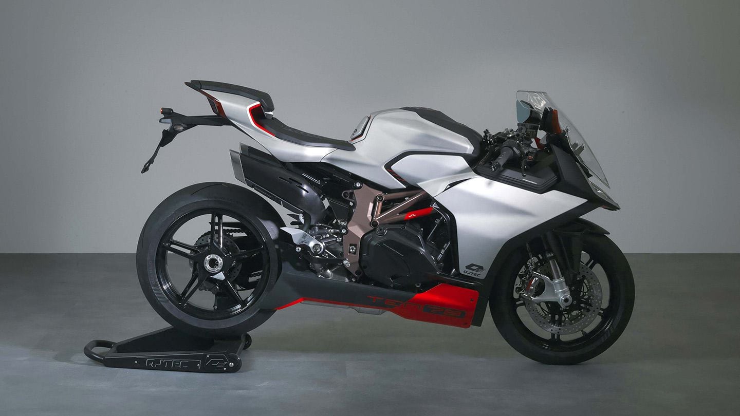 The SRK1000RC Ten78 prototype uses exhausts that are neither under the seat or side mounted.