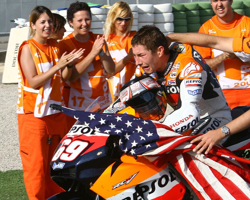 The back story behind the American flag that Hayden carried on his 2006  MotoGP championship victory lap