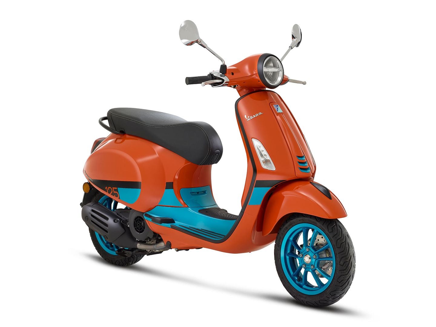 Vespa 946 Emporio Armani, urdesignmag in 2023