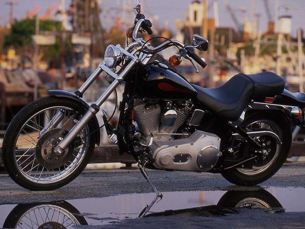 Riding Impression Of The 1999 Harley Davidson FXST Softail