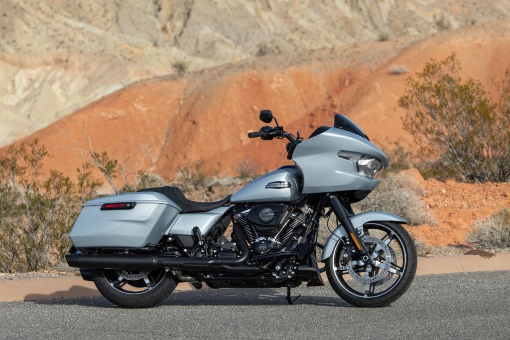 2024 Harley-Davidson Road Glide in Atlas Silver Metallic.