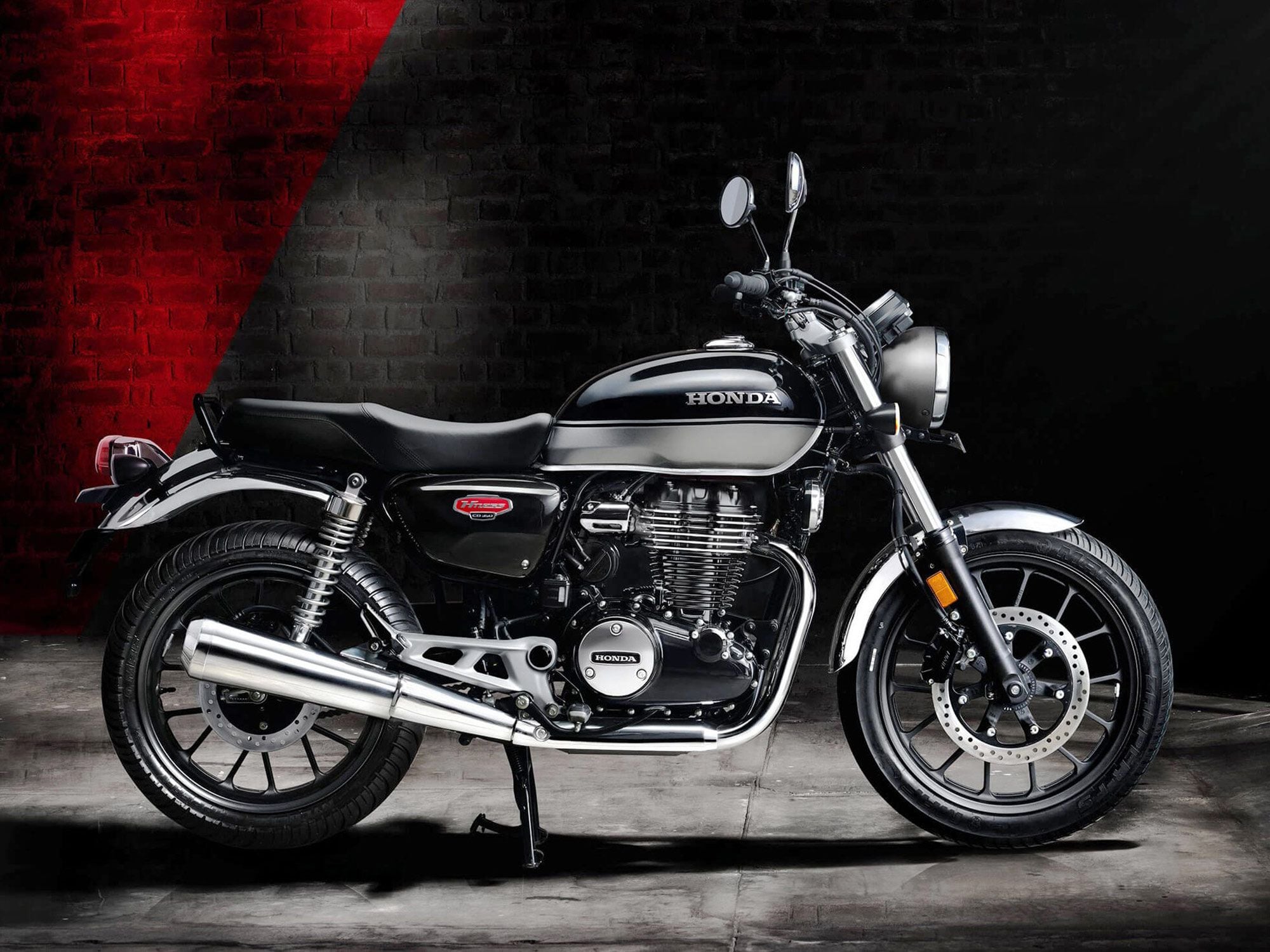Honda’s ultra-classic CB350 was released in India just a few months back and is already a big hit for the Japanese manufacturer.
