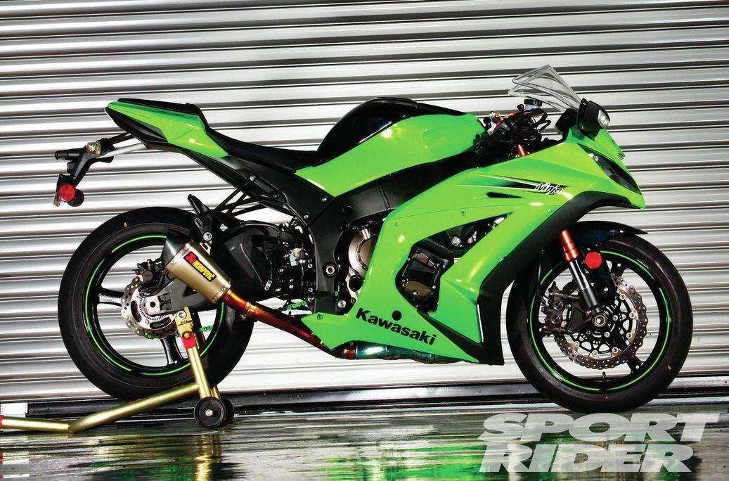 Kawasaki ZX-10R Reflashed ECU, Attack Rearsets, Akrapovic 