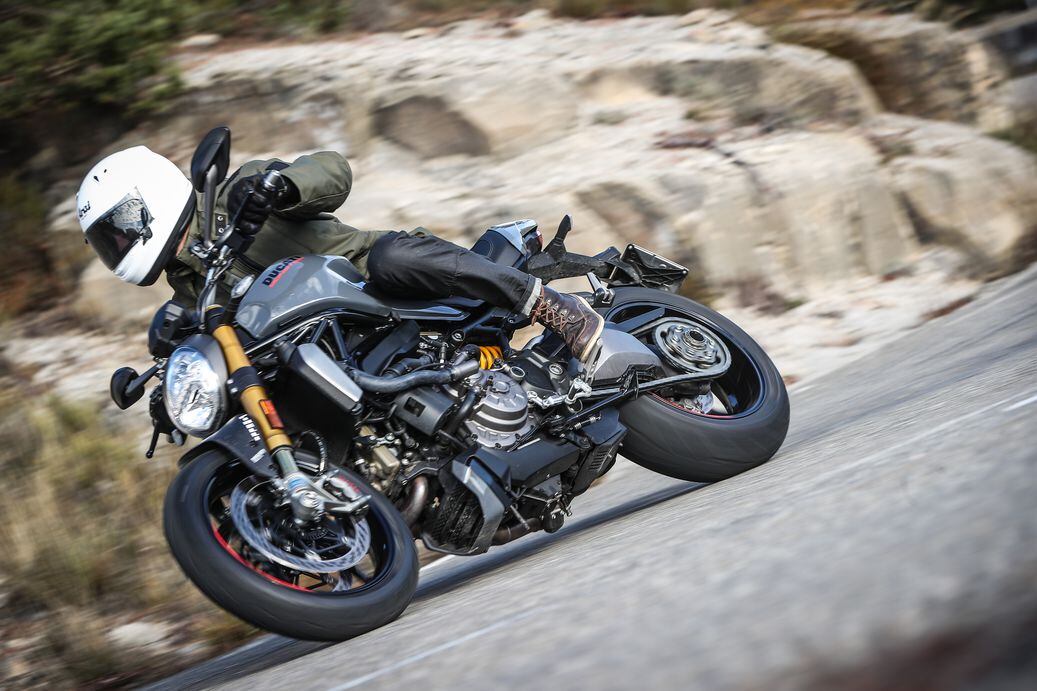 The 2017 Ducati Monster 1200 S Is Ducati's Return To The Monster's Roots |  Cycle World