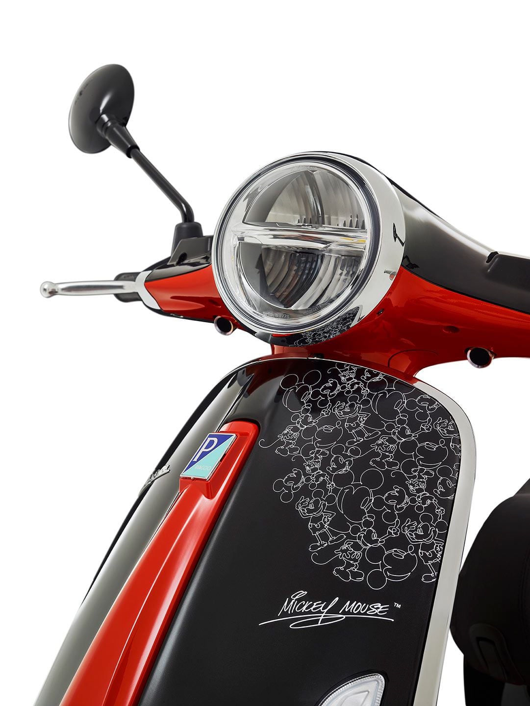 Piaggio Mickey Mouse-Themed Vespa Scooter Unveiled for Disney's 100 Years -  Bloomberg