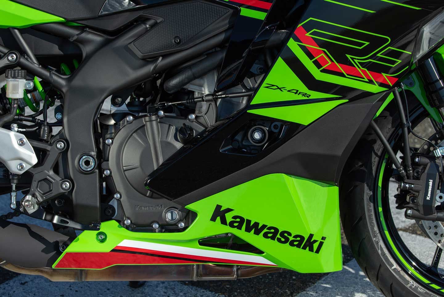 Kawasaki Launches All-New 16,000 RPM Inline-Four Ninja ZX-4RR - Roadracing  World Magazine