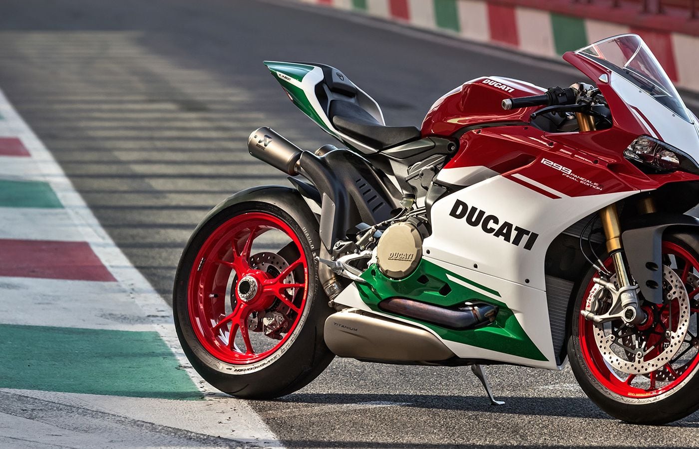 Panigale 1299 deals hp