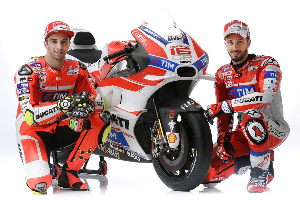 Ducati Motogp Team And New Gp16 Racebike Cycle World