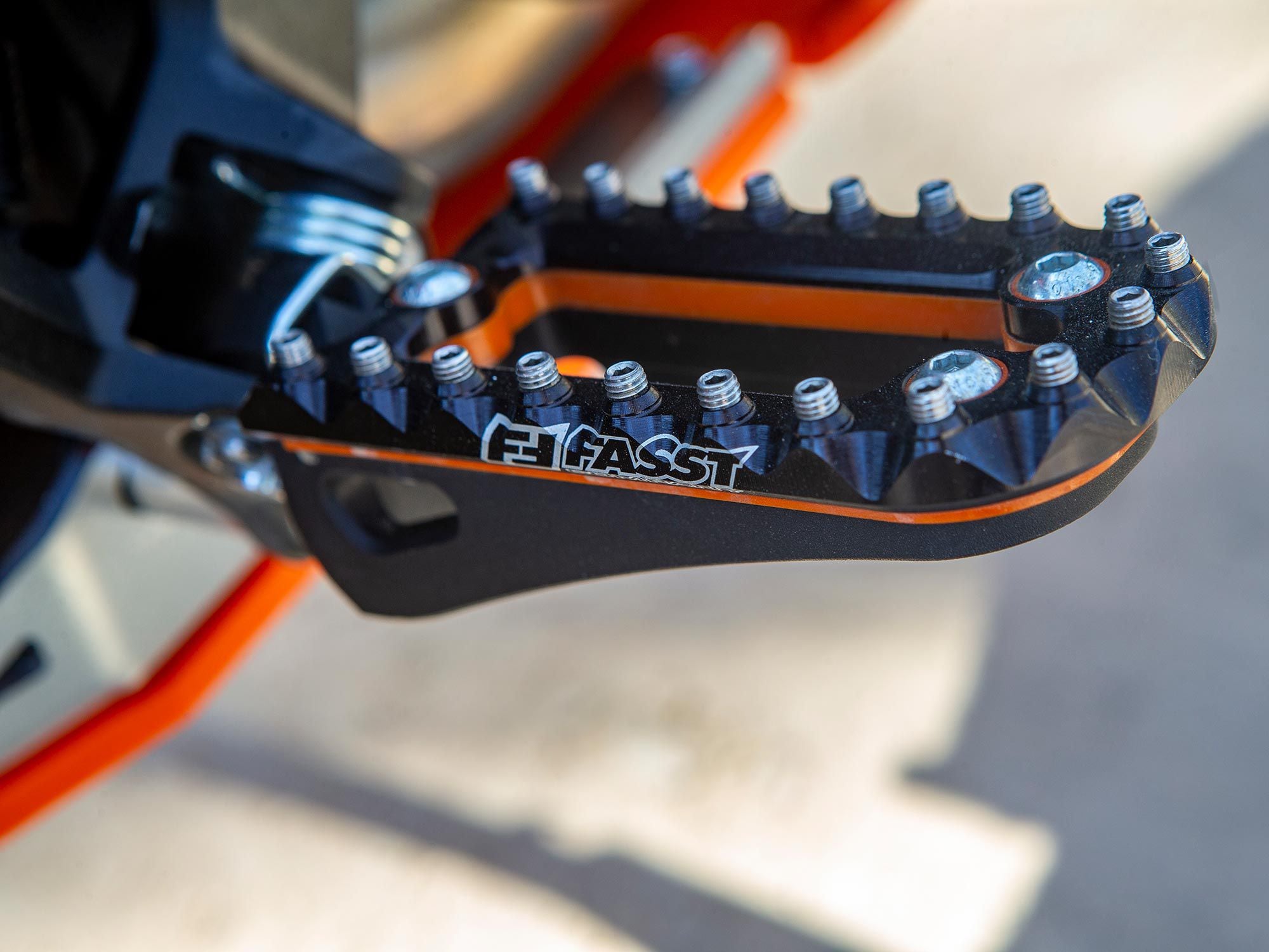 Fasst Company’s Impact footpegs quelled any vibrations with elastomer between the peg cleats and the peg base.