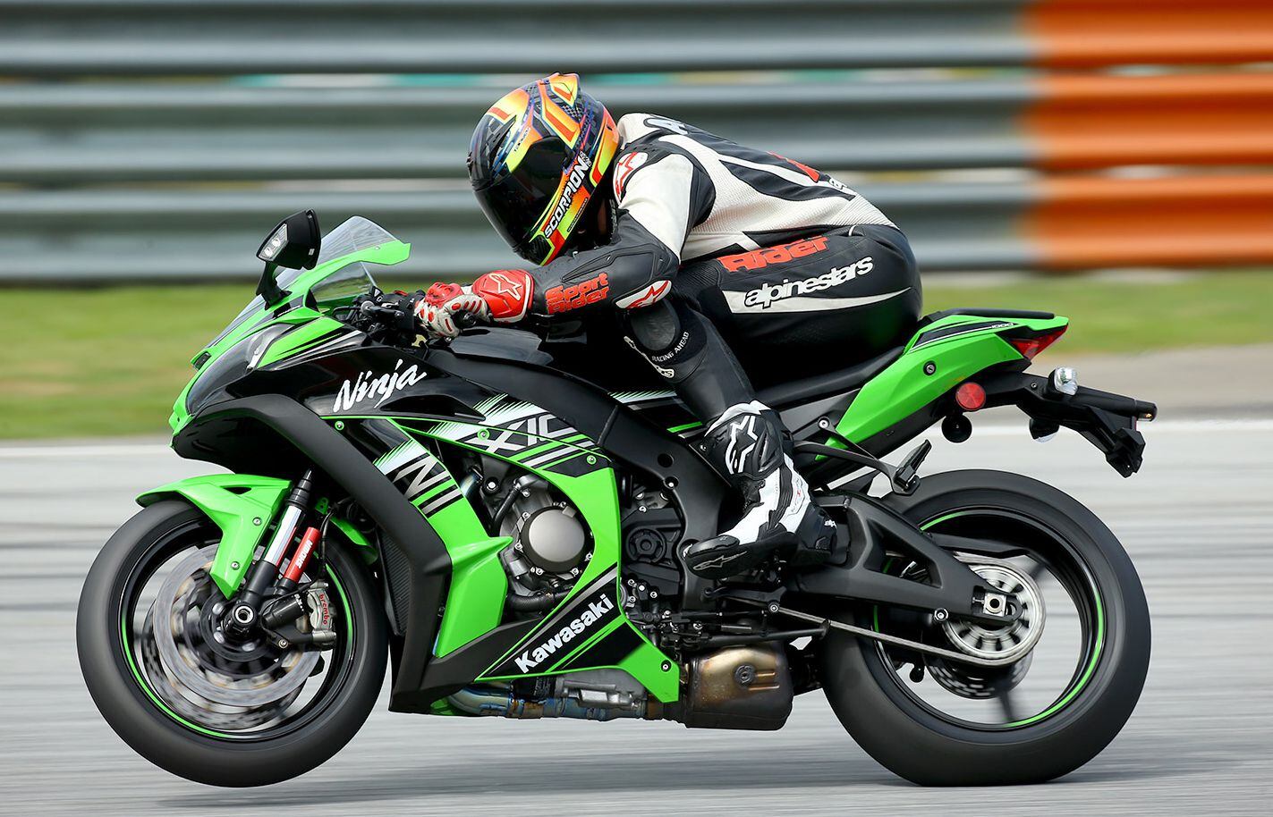 2016 Kawasaki ZX-10R Ride Review | Cycle World