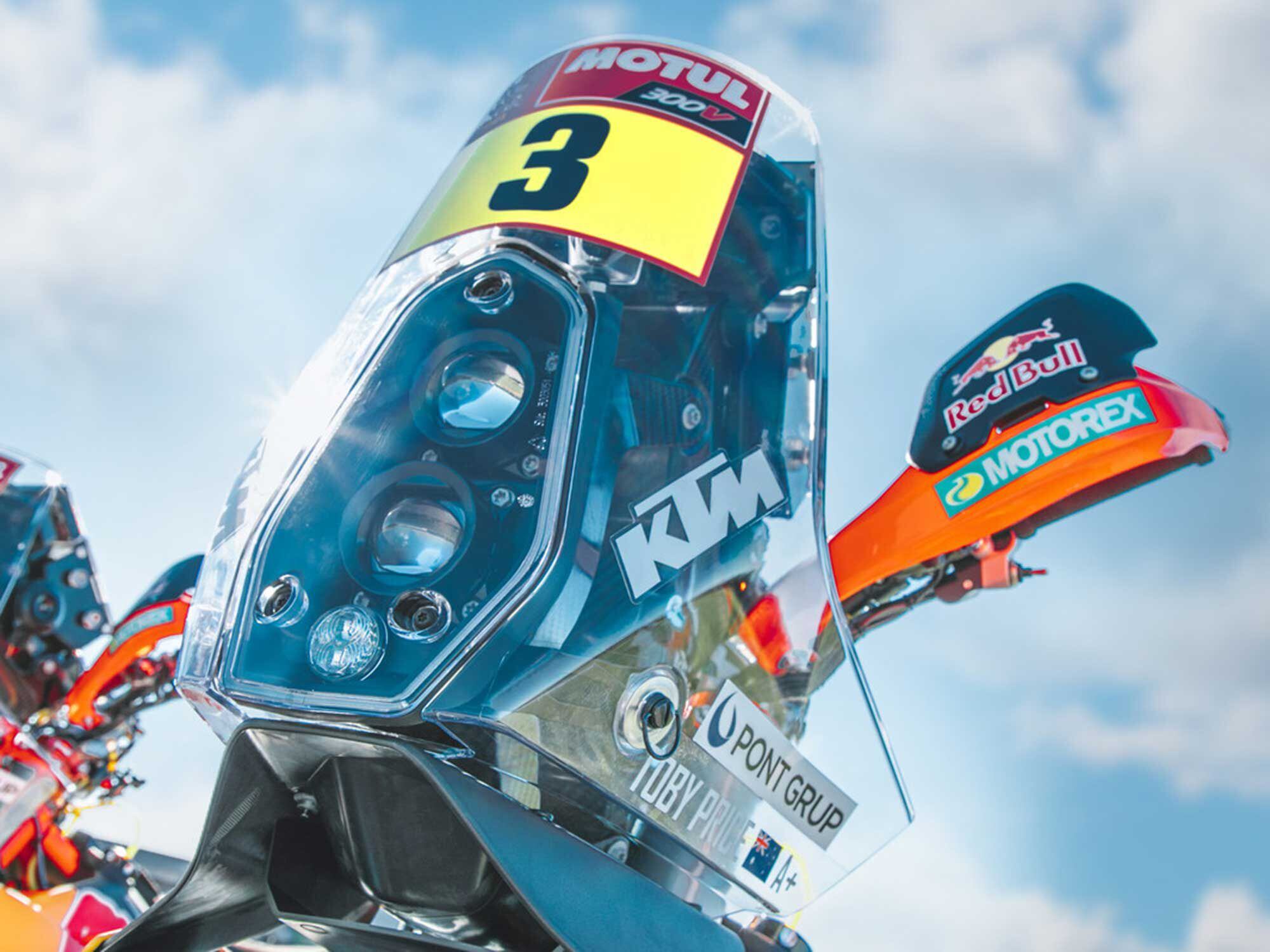 Navigation tools are packed into this aerodynamically designed carbon tower on the Dakar racebike; the Replica’s version is slightly different.