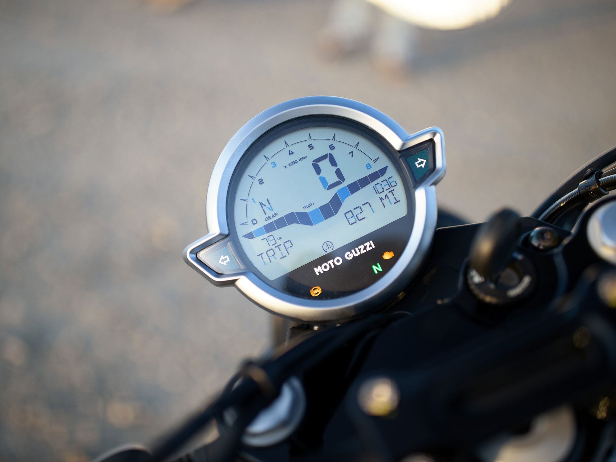 An all-new digital gauge on the V7 Stone, matching the shape of the new headlight.