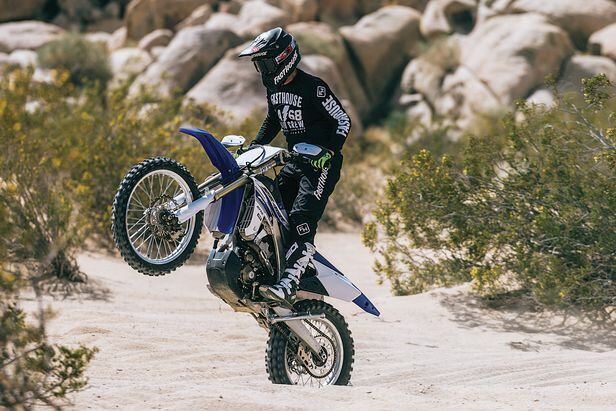 Yamaha YZ250X vs. YZ450FX Motocrosser COMPARISON TEST