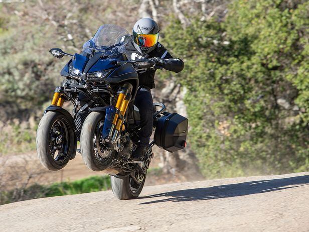 2019 Yamaha Niken GT vs. Yamaha Tracer 900 GT Cycle World