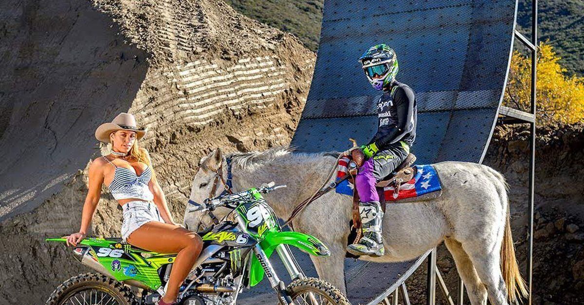 Watch Axell Hodges Hit A Moto Halfpipe In "Slayground 2 ... - 1200 x 628 jpeg 213kB