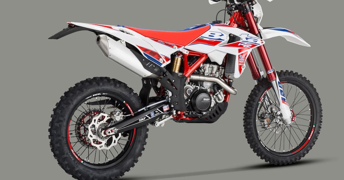 2018 Beta Motorcycles Revamped Two- & Four-Stroke Enduro Bikes | Cycle ...