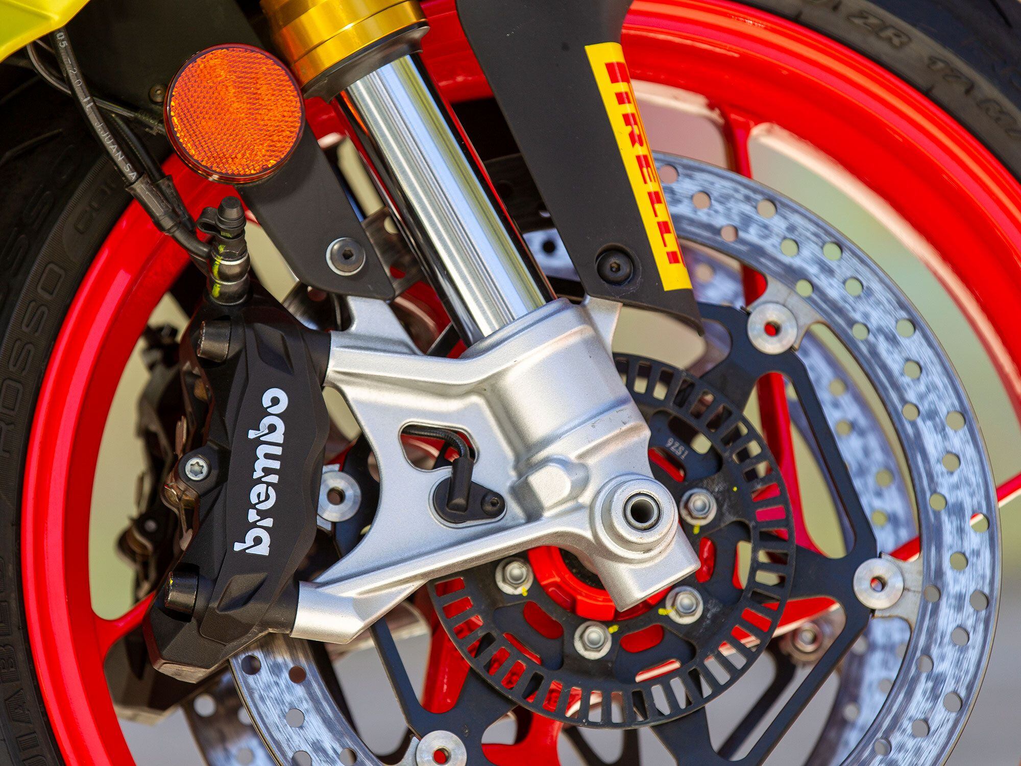 A pair of radial-mounted Brembo four-piston calipers bring the RS 660 to a quick halt with impressive stopping power. The initial brake bite, however, is overly aggressive and sensitive. Thankfully, superb ABS intervention aids deceleration.