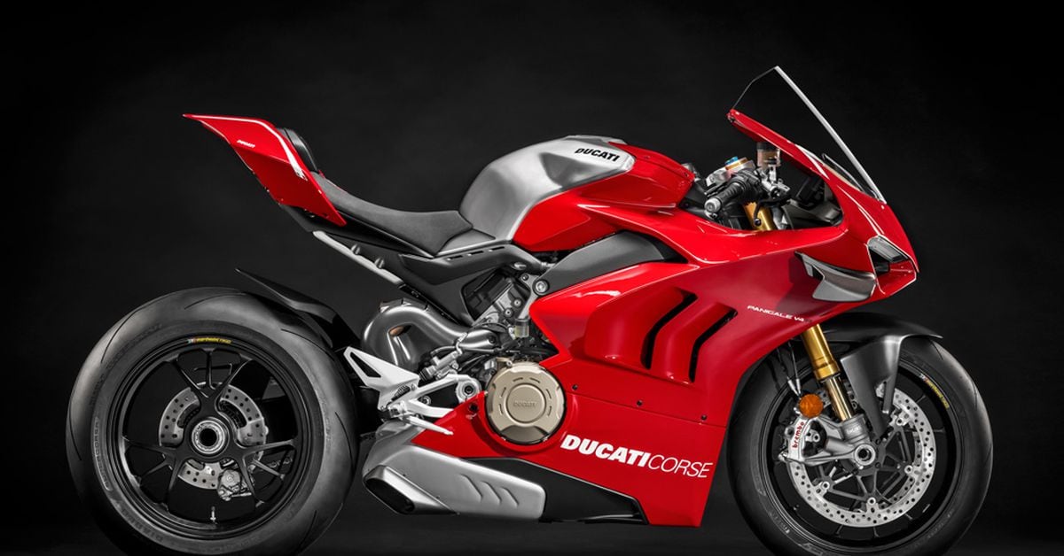 The 2019 Ducati Panigale V4 R Is A 221-Horsepower Beast | Cycle World