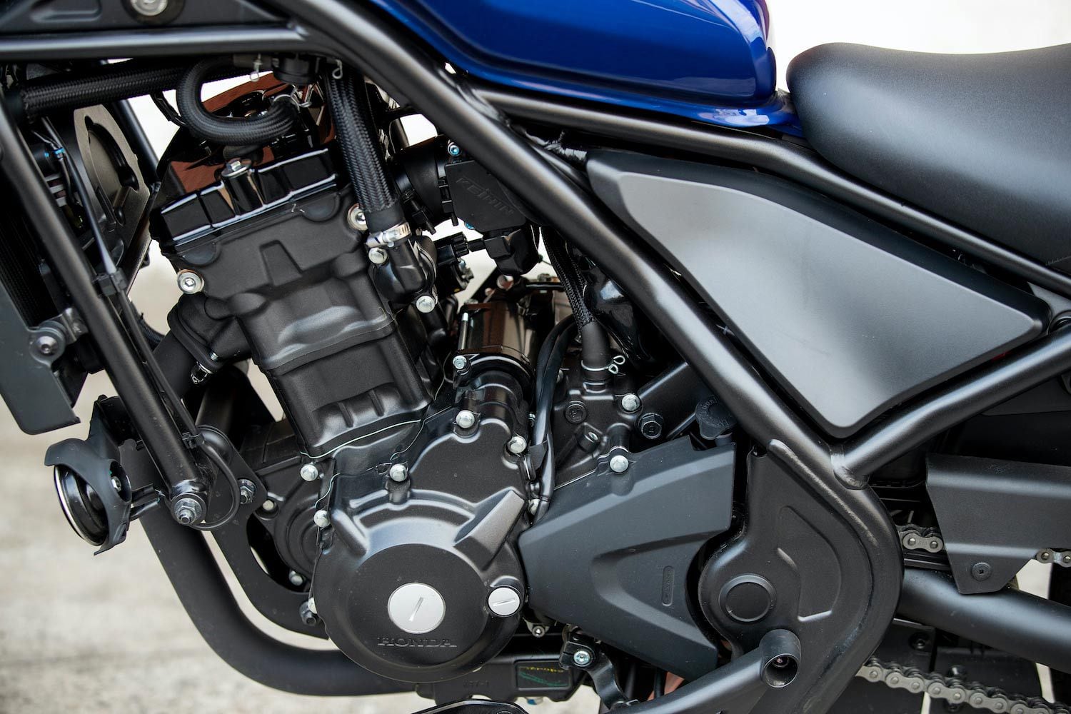 2021 Honda Rebel 300 ABS First Ride Review - MOTORCYCLE REVIEWS ...