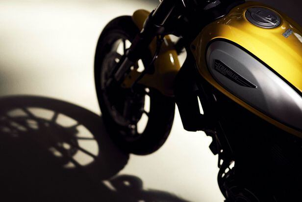 DUCATI SCRAMBLER Icon 2021 Barcelona 7600€ - Cüimo