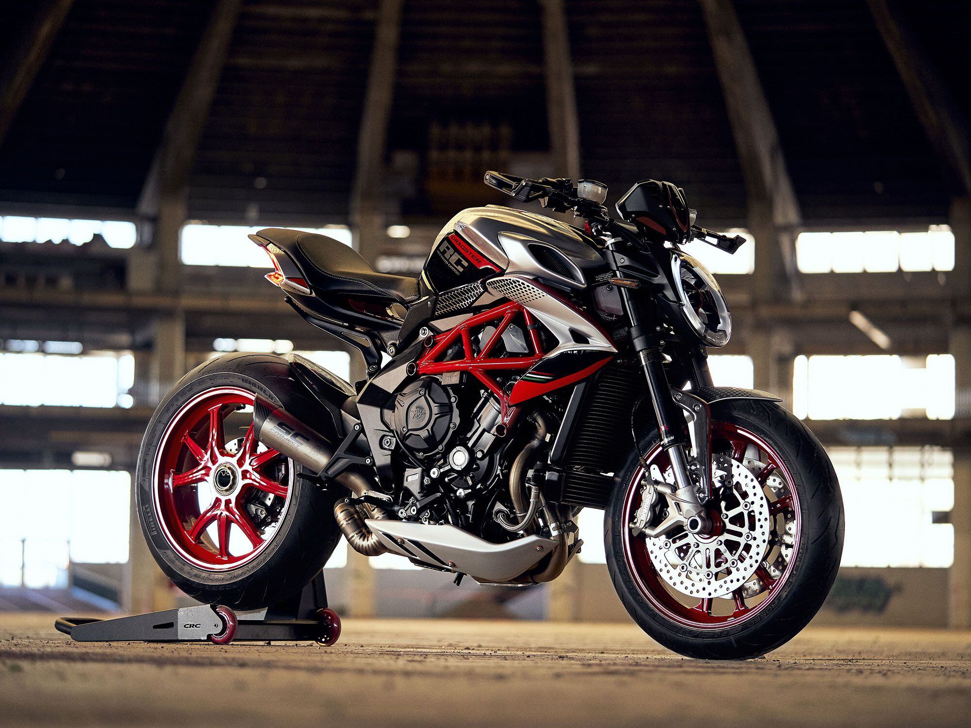 Мотоцикл mv agusta brutale dragster 800. MV Agusta Dragster 800 RC. Мотоцикл MV Agusta brutale 800 Dragster RR. MV Agusta brutale 800 Dragster RR. MV Agusta brutale 2021.