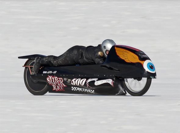 land-speed-motorcycle-racers-chase-national-world-titles-at-bonneville