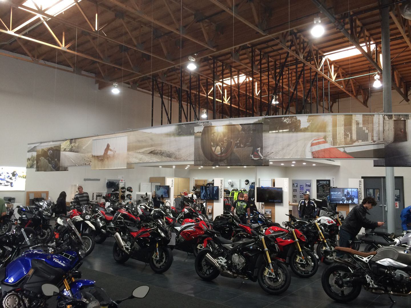 New BMW Motorcycle Dealer in Burbank, CA | Cycle World