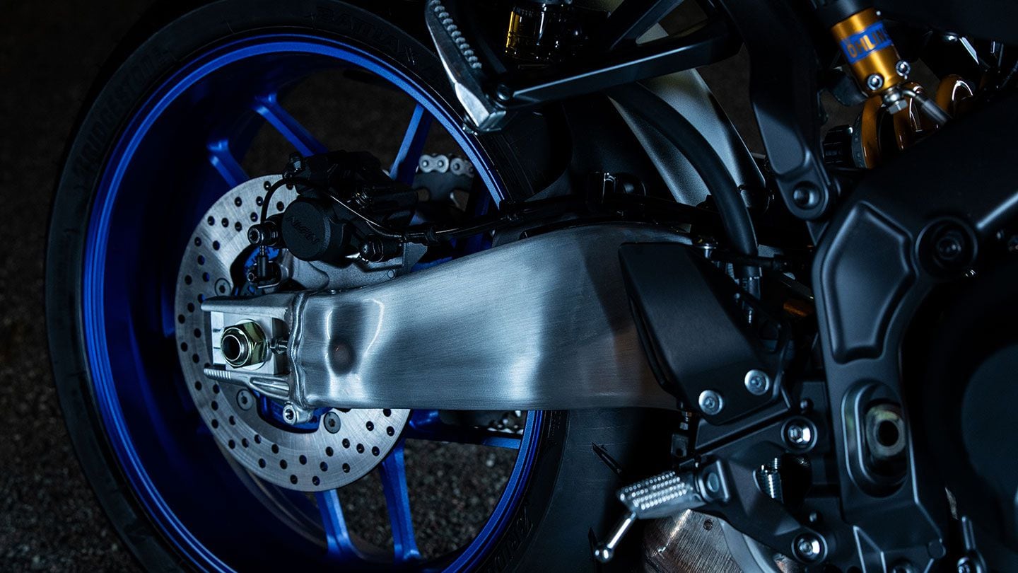 The MT-09 SP gets a polished and clear-coated aluminum swingarm.