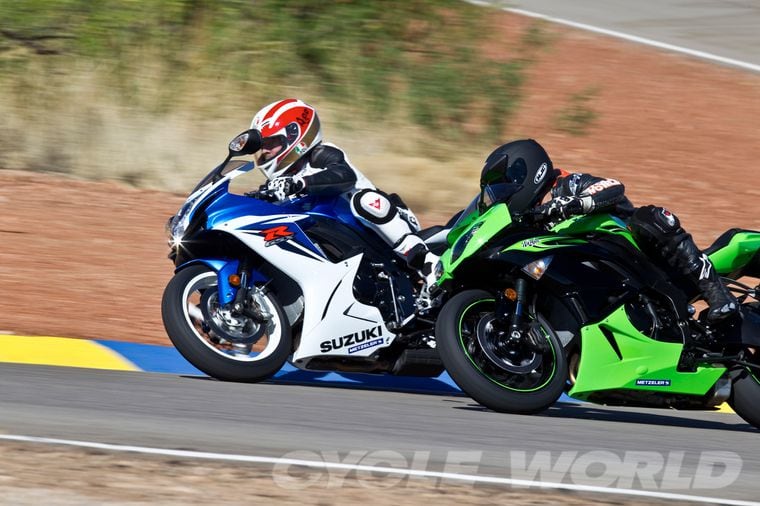 kawasaki zx 6r vs suzuki gsx r600 comparison test motorcycle reviews cycle world kawasaki zx 6r vs suzuki gsx r600